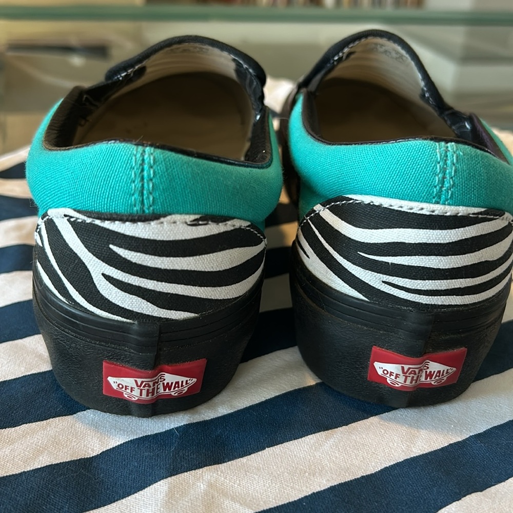 Custom Made Vans - Picture 3 of 6